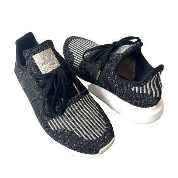 adidas Swift Run Womens 9 Black Silver White Running Shoe EG7984 Low Top Lace Up - Picture 1 of 11